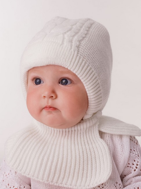 Теплый капор для малышей Плетеночка белый