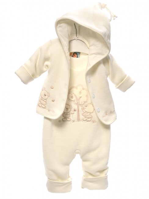 Вязаная одежда для малышей: комбинезон с курткой